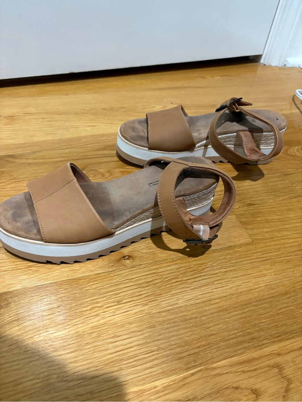 TOMS Tan Platform Espadrille Ankle Strap Sandals Size 8 - Picture 4 of 6